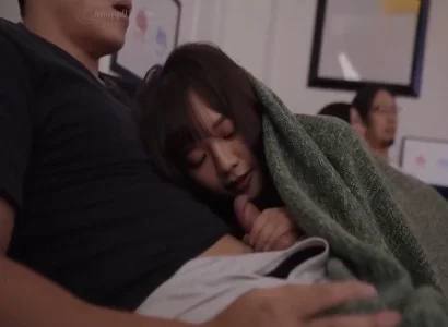 Cô em họ đáng yêu đưa tôi vào những phút giây nồng cháy